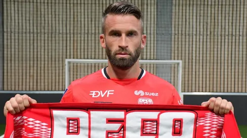 Lucas Deaux signe au DFCO !